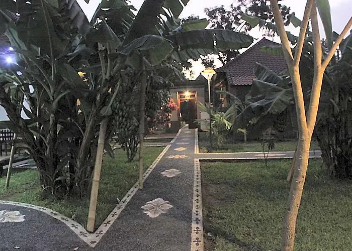 ホリデーパーク Kubu Padi Wooden House ペムテラン