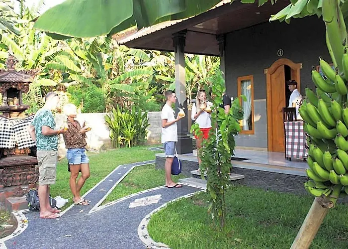 Kubu Padi Wooden House 2* ペムテラン