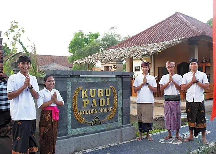 ホリデーパーク Kubu Padi Wooden House ペムテラン