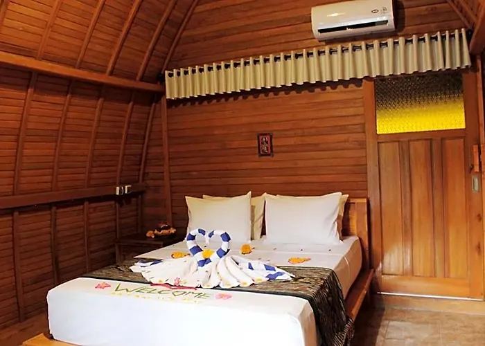 ホリデーパーク Kubu Padi Wooden House 2*