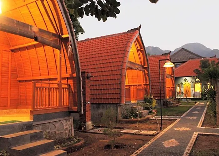 ホリデーパーク Kubu Padi Wooden House