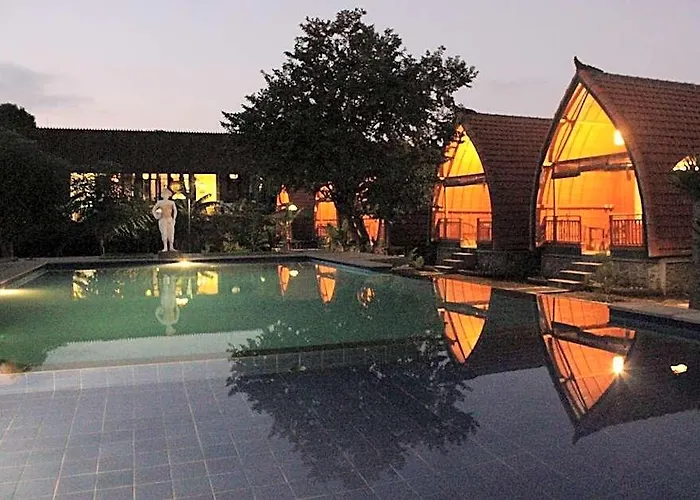 ホリデーパーク Kubu Padi Wooden House 2*